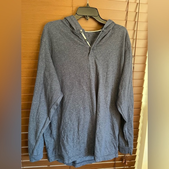 Roundtree & Yorke Other - lightweight hoodie